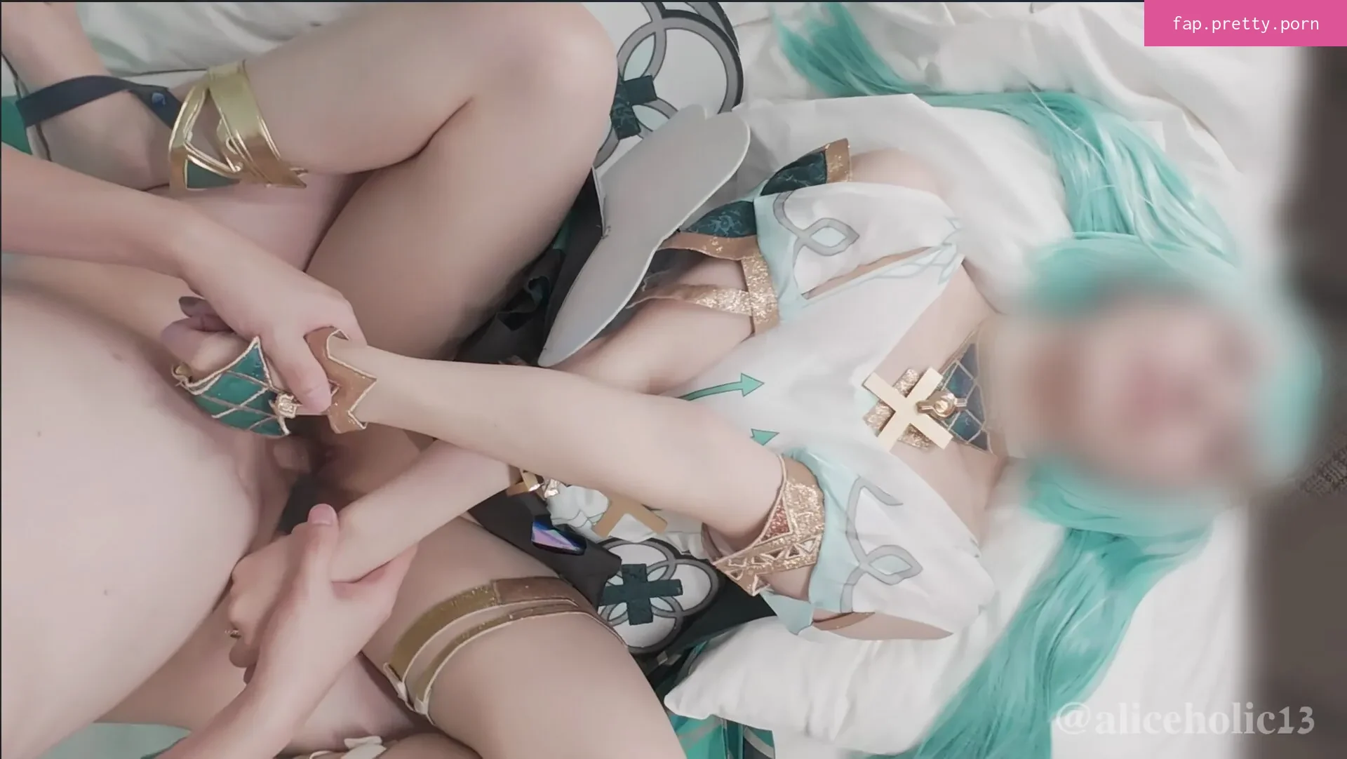 Alice Holic - Photo #35