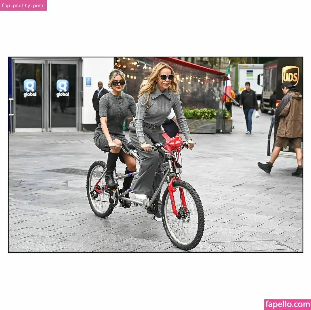 Amanda Holden - Photo #39