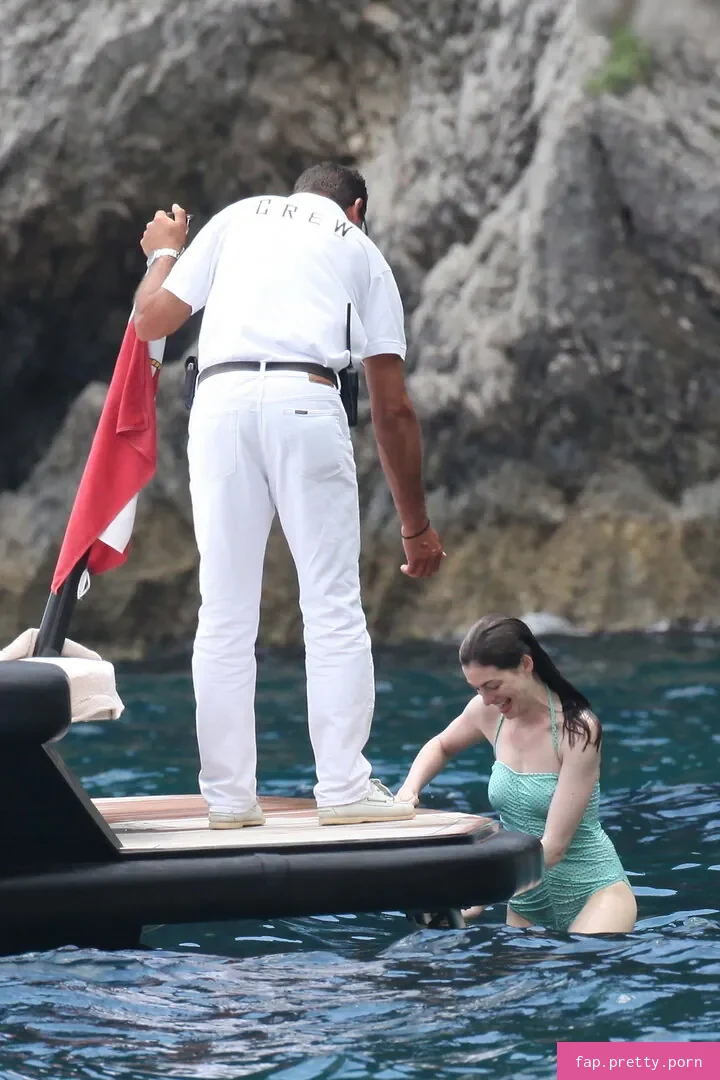Anne Hathaway - Photo #20