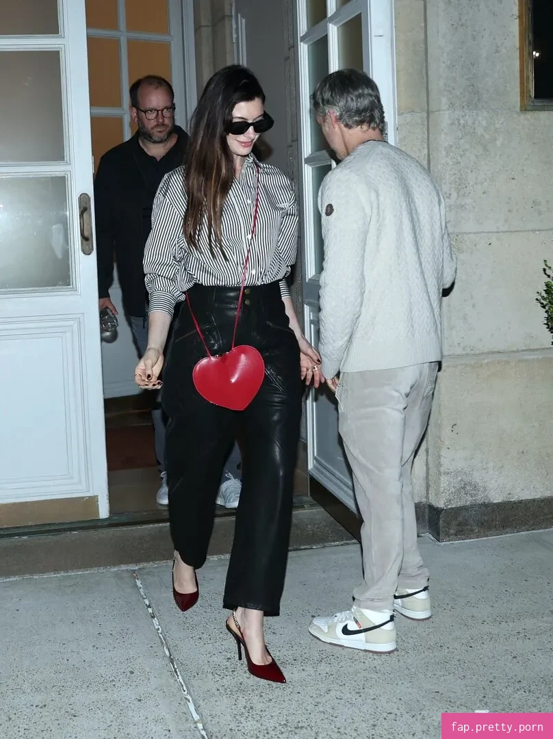 Anne Hathaway - Photo #37