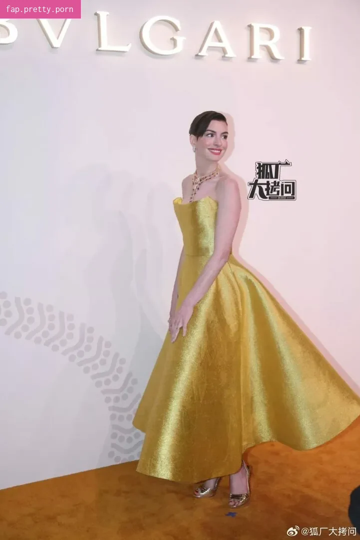 Anne Hathaway - Photo #11