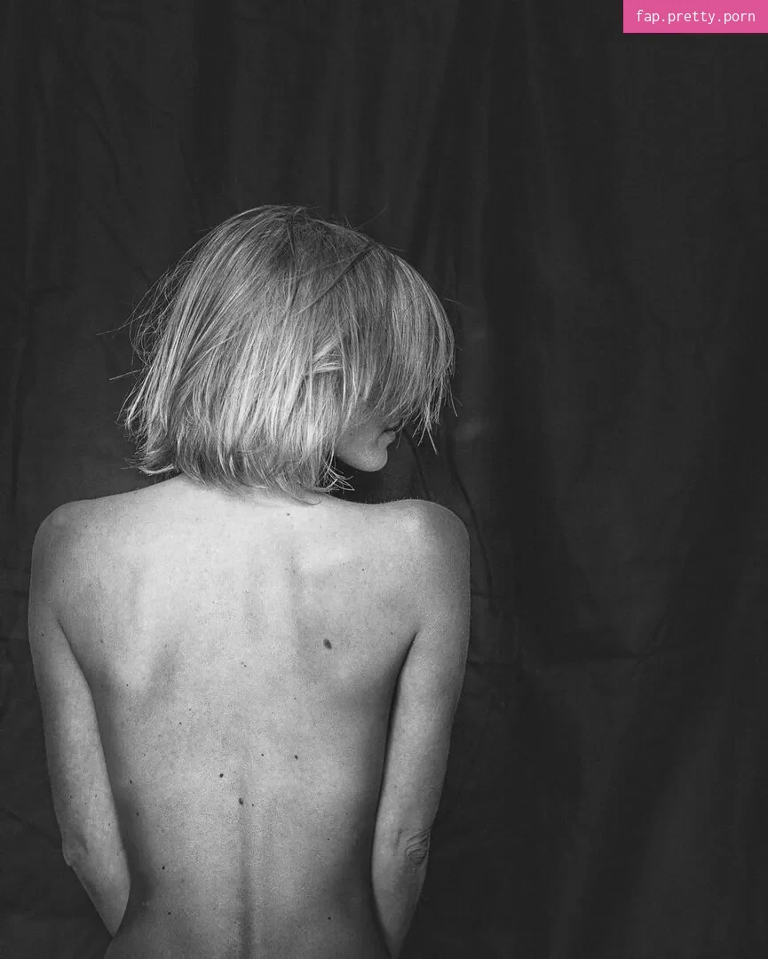 Annie Hoffmann - Photo #02