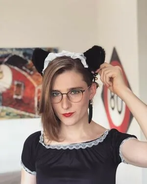 Alice In Wonder1and