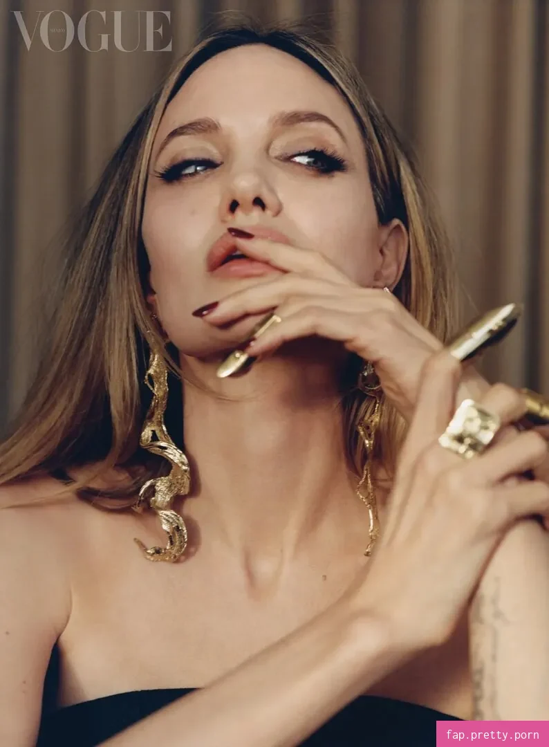 Angelina Jolie - Photo #95