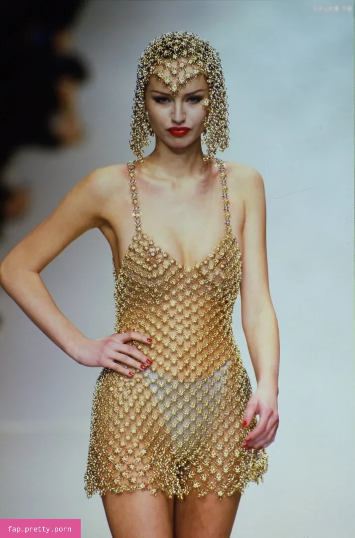 Adriana Karembeu - Photo #58