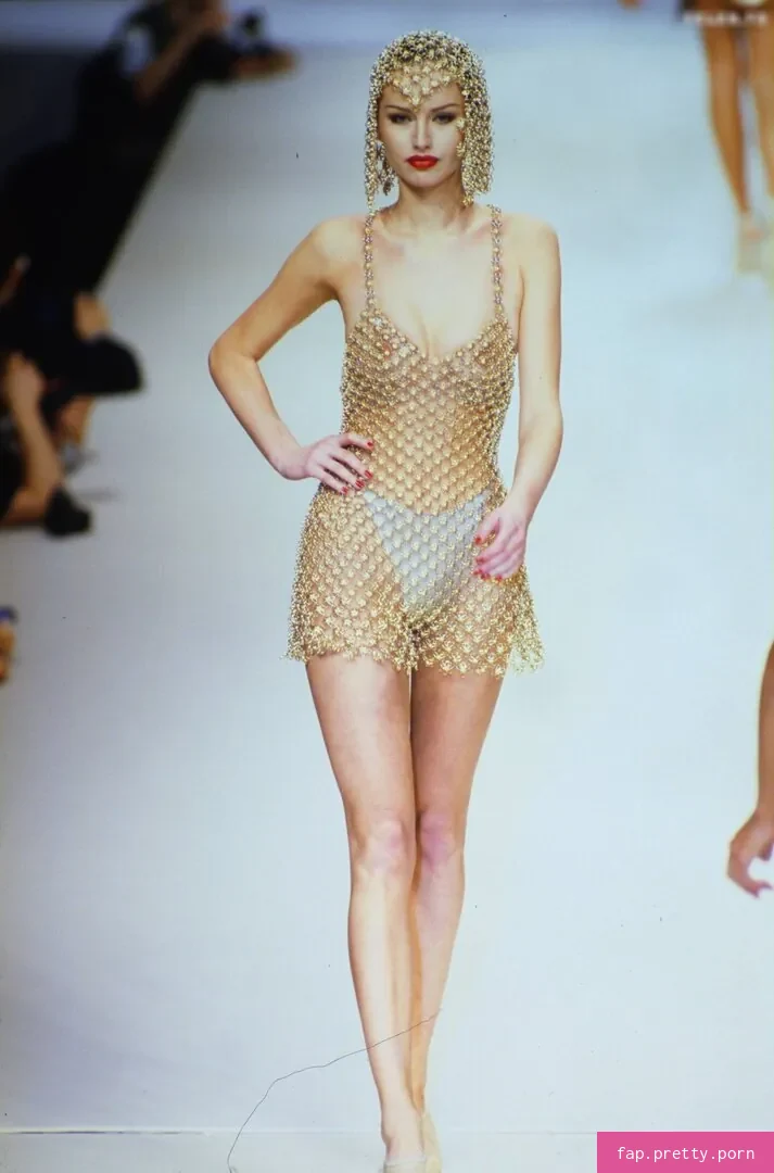 Adriana Karembeu - Photo #60