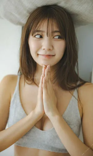 Asuka Kawazu