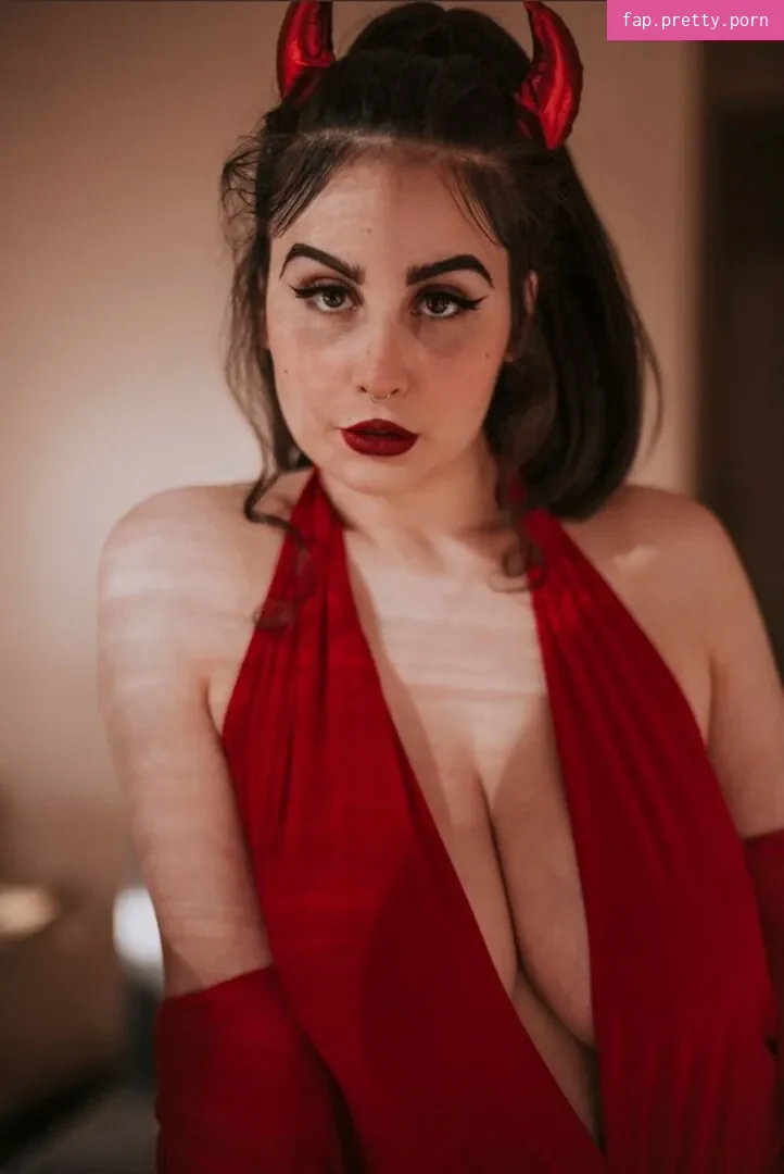 Aimee Leigh - Photo #07