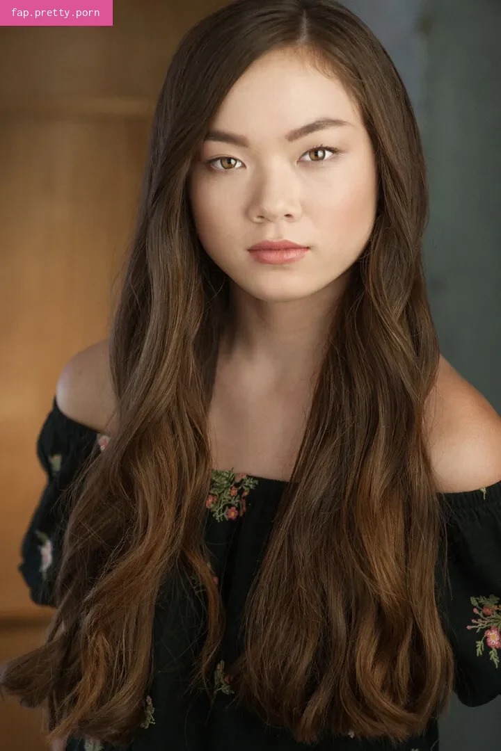 Alexa Loo - Photo #12