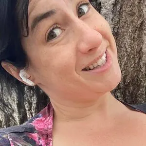 AlexisLooseHolesMama