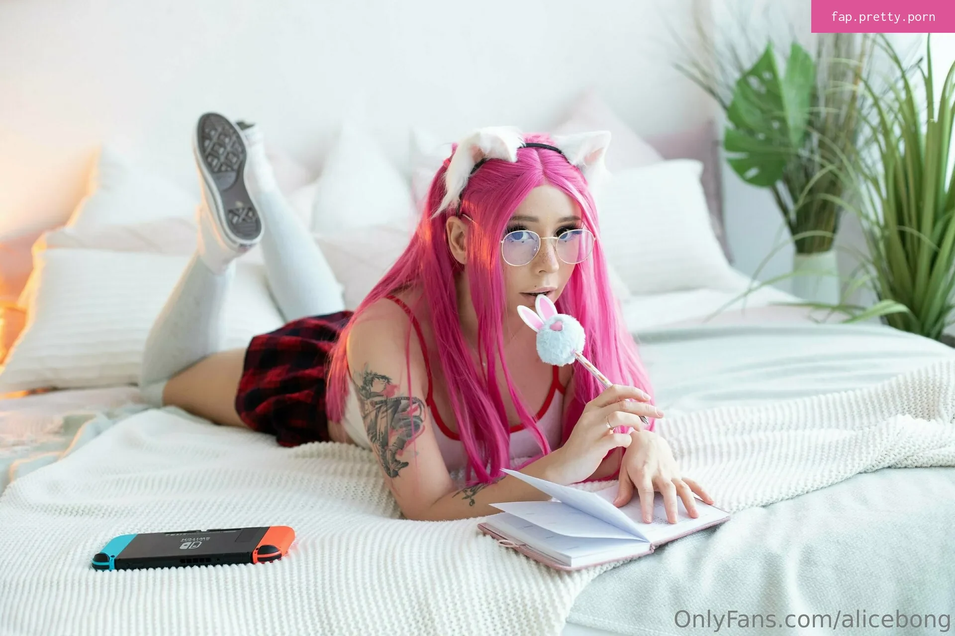 AliceBong - Photo #77