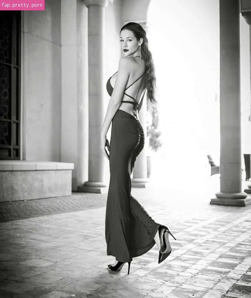 Alina Lewis - Photo #06