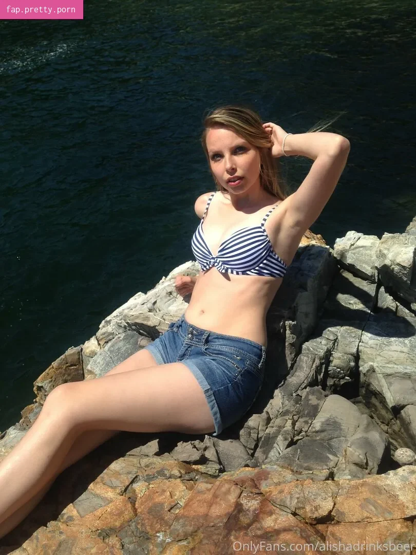 alishadrinksbeer - Photo #26