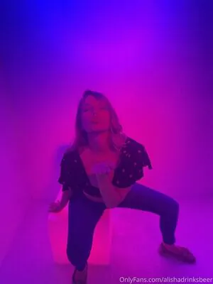 alishadrinksbeer