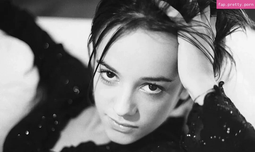 Alizee - Photo #04