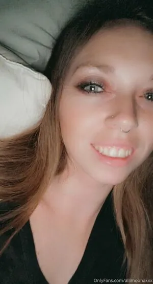 allimoonaxxx