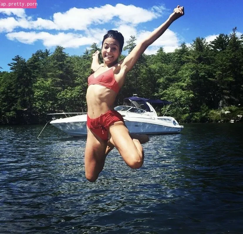Alyssa Limperis - Photo #23