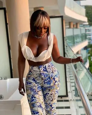 Amara La Negra
