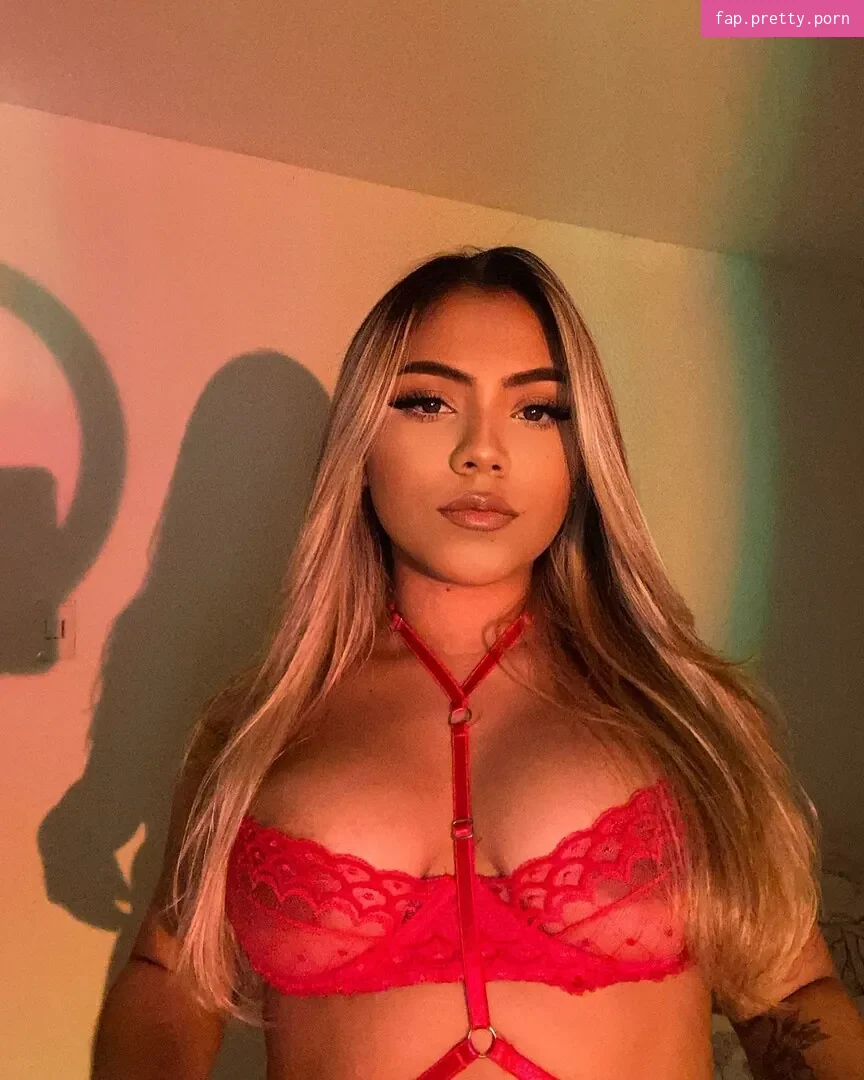 Angela López - Photo #01