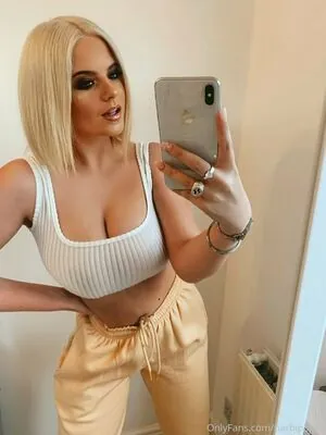 Apollonia Llewellyn