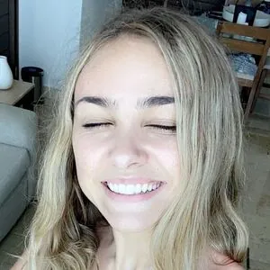 Ariana Lee