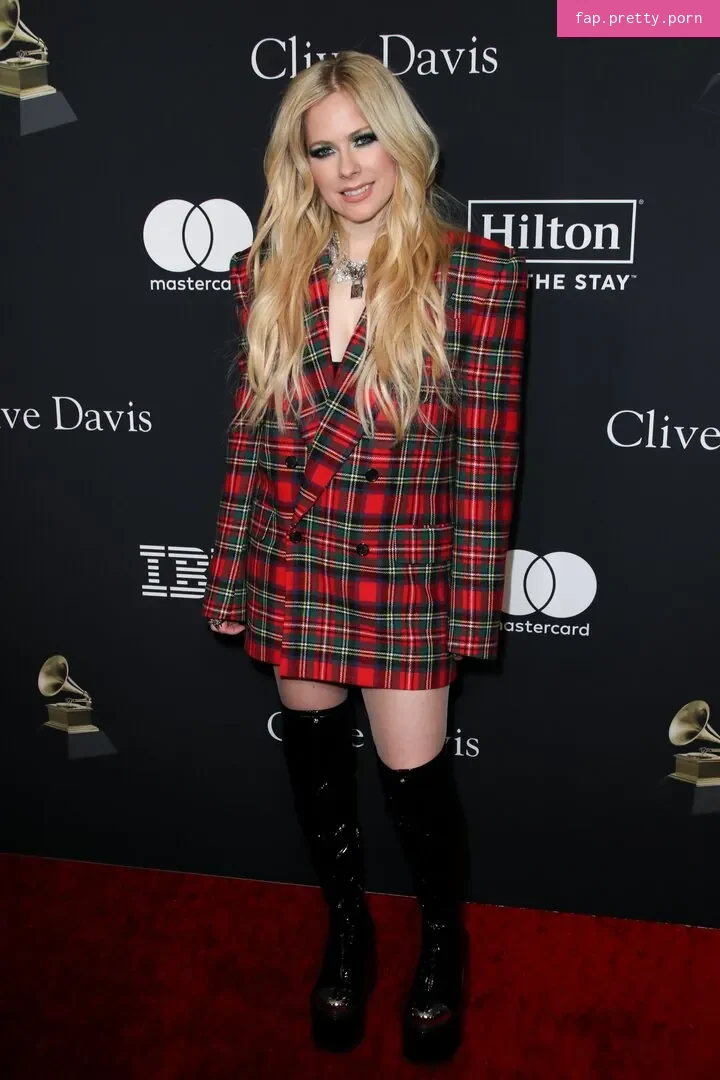 Avril Lavigne - Photo #76