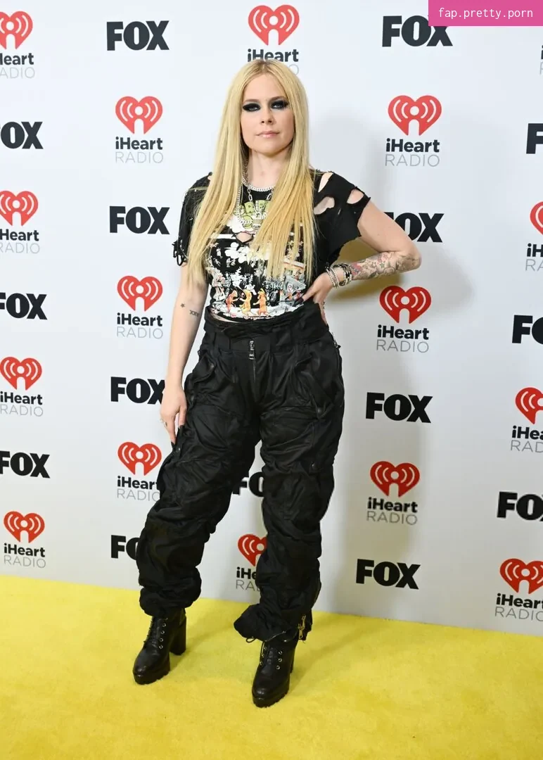 Avril Lavigne - Photo #37