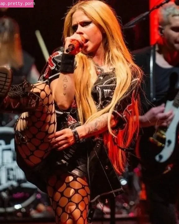 Avril Lavigne - Photo #65