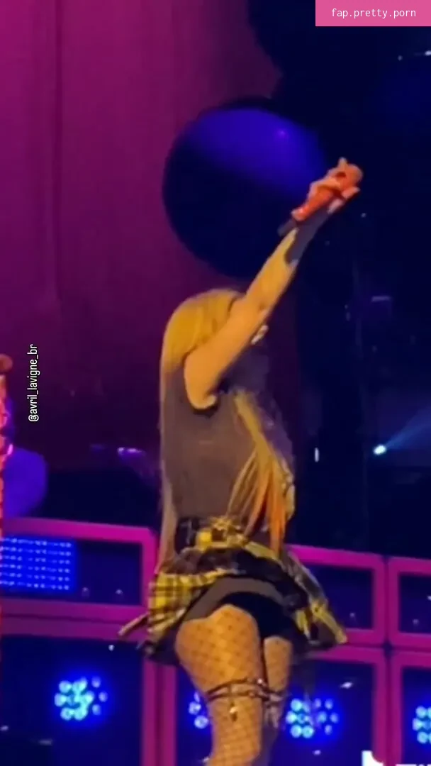 Avril Lavigne - Photo #71