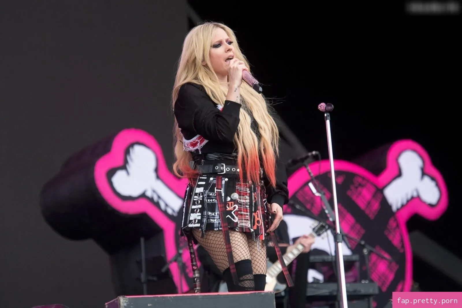 Avril Lavigne - Photo #95