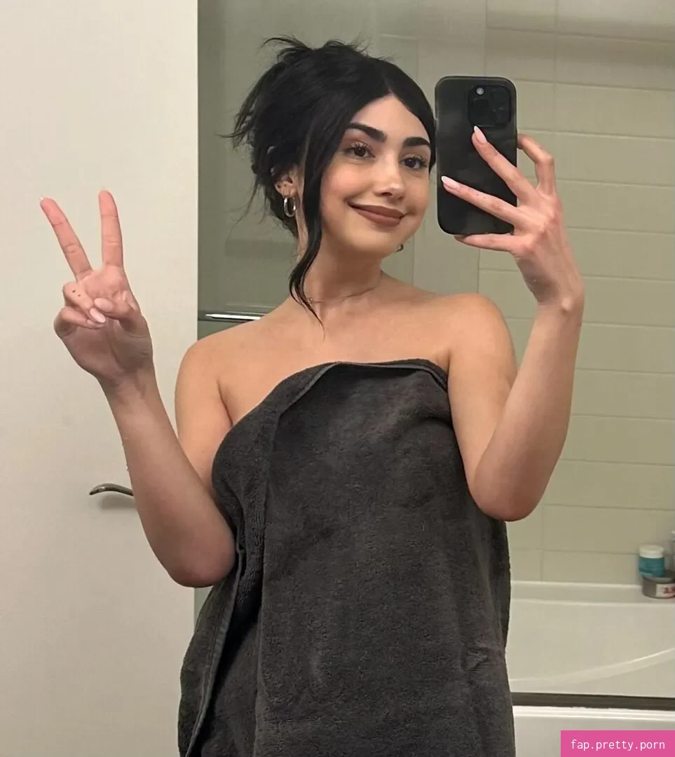 Alexa Mansour - Photo #69