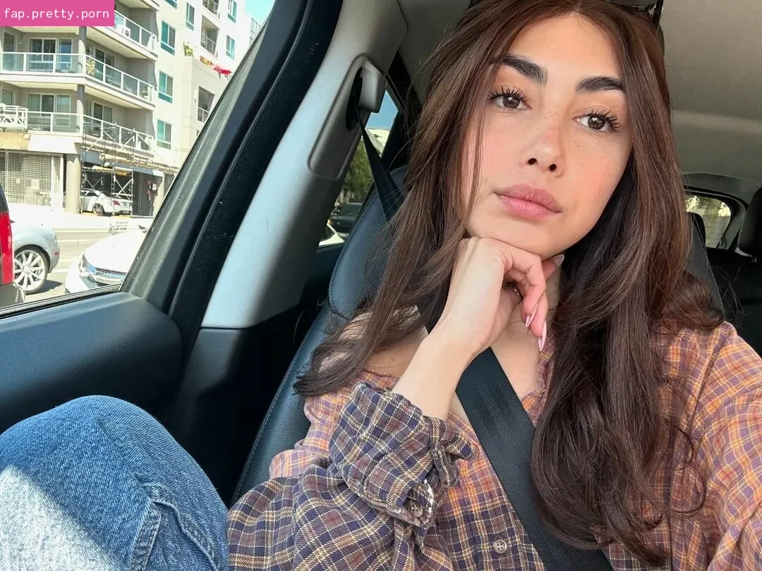 Alexa Mansour - Photo #17