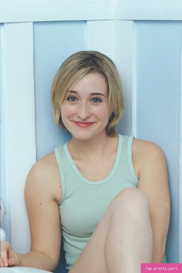 Allison Mack - Photo #09