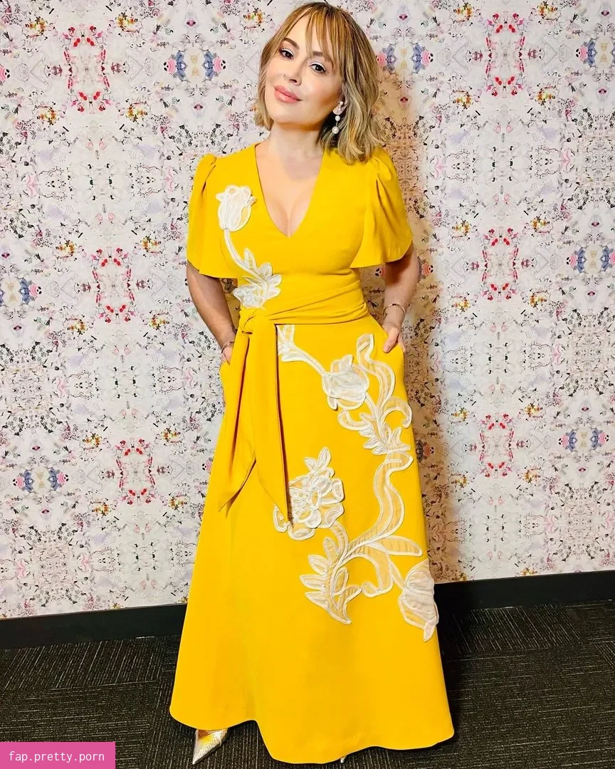 Alyssa Milano - Photo #02