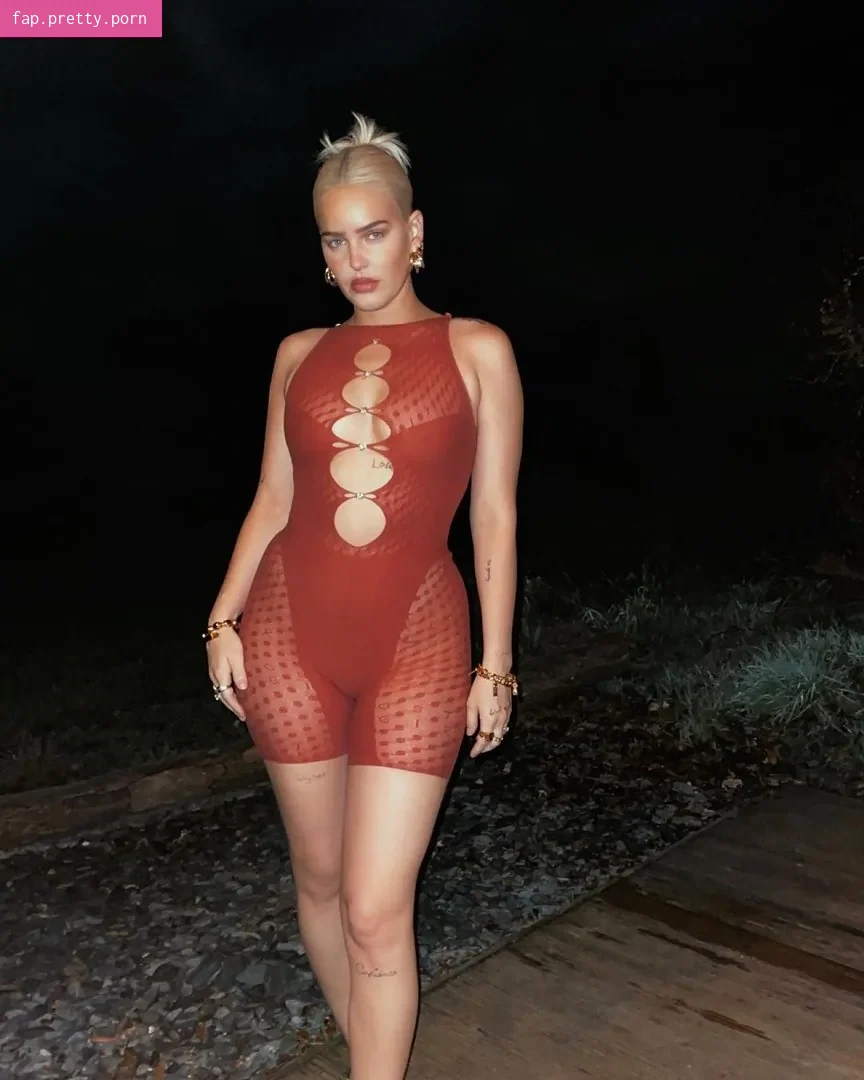 Anne-Marie - Photo #02