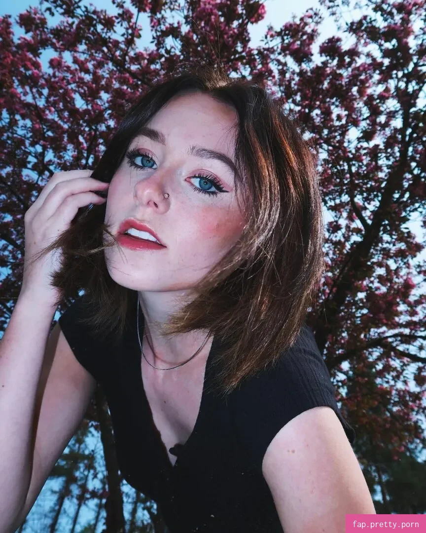 Audra Miller - Photo #00