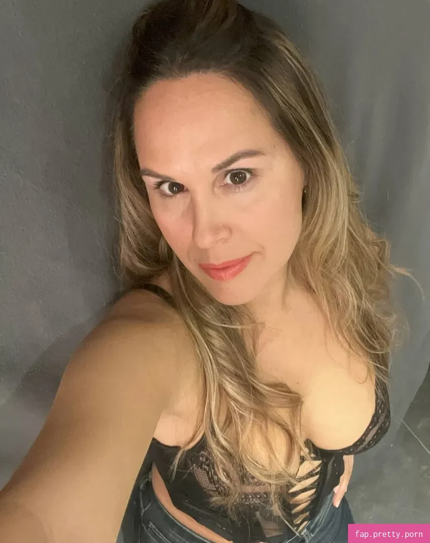 Austrian-Mature-Amateur-Lady - Photo #01
