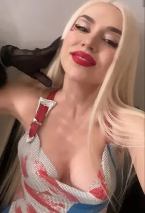 Ava Max