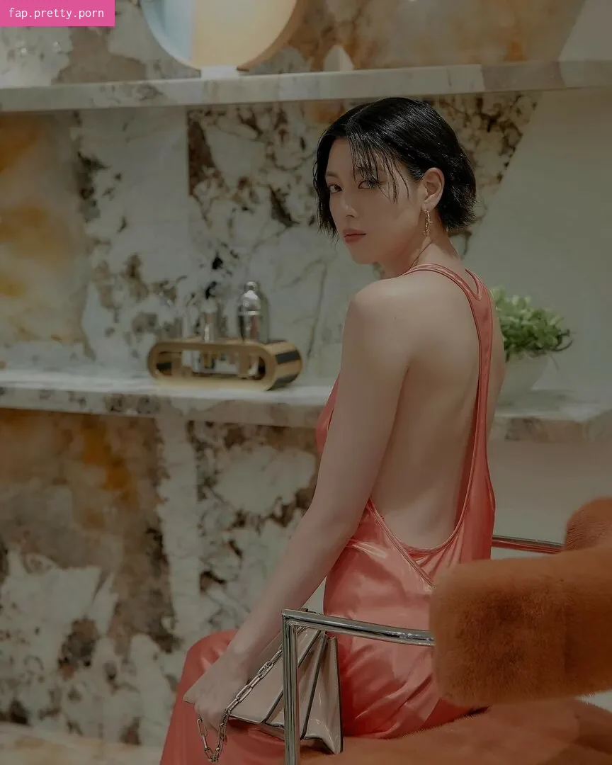 Ayaka Miyoshi - Photo #04