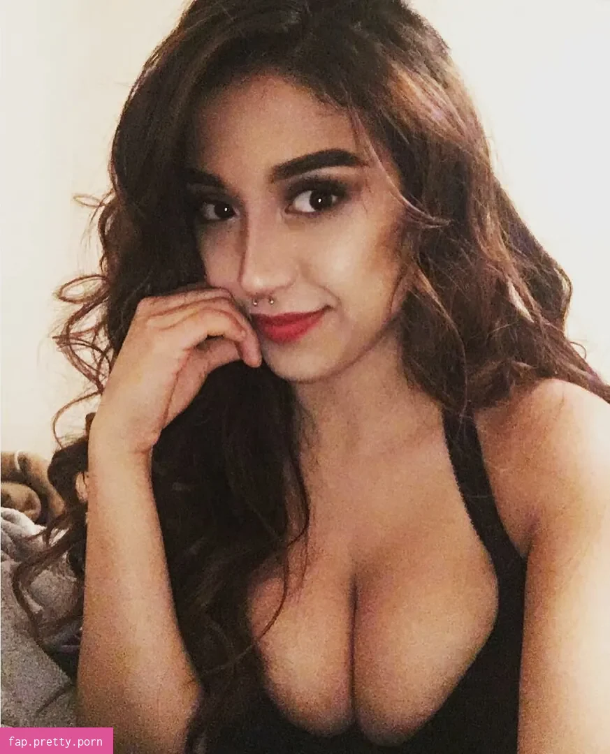 Alexandra Nicole - Photo #17