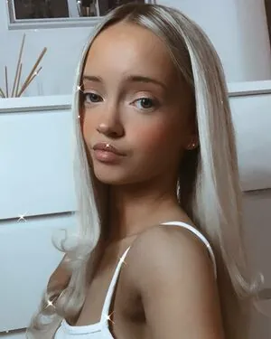 AMY NICOLE THOMPSON