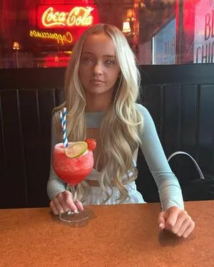 AMY NICOLE THOMPSON