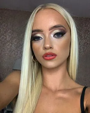 AMY NICOLE THOMPSON