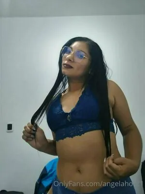 angelahot21