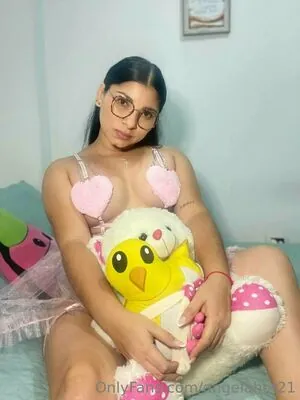 angelahot21
