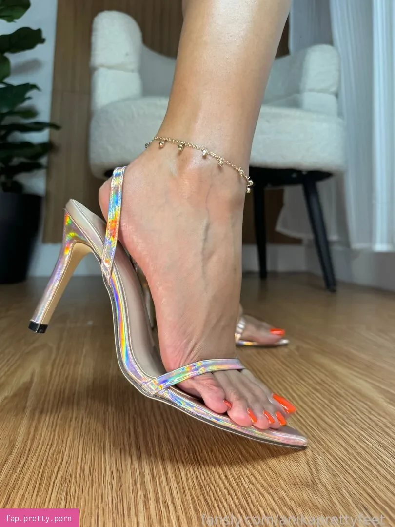 anikaprettyfeet_ - Photo #58