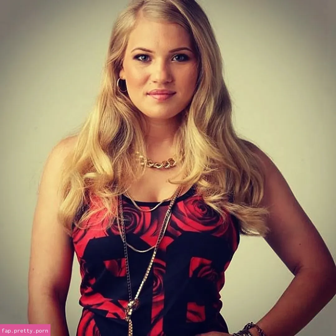 Anja Nissen - Photo #84