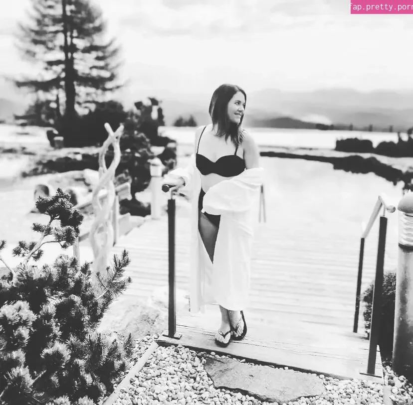 Annawhispers - Photo #01