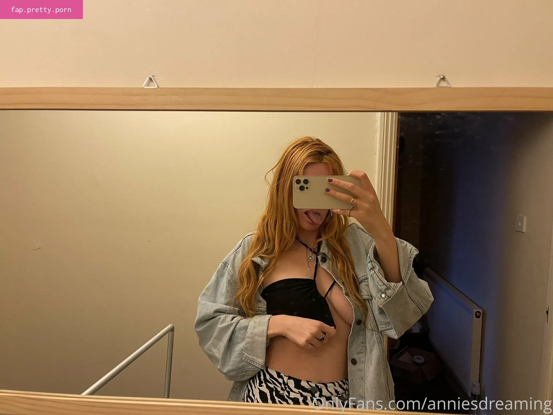 annieecharlottefree - Photo #09