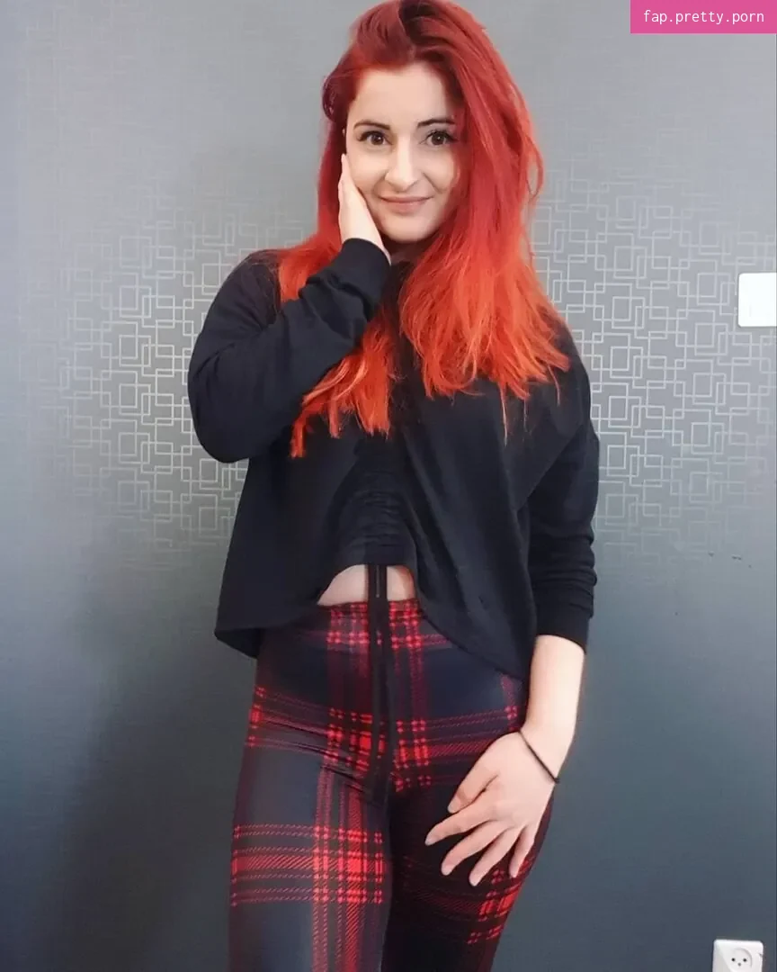 AnnieFuchsia - Photo #97